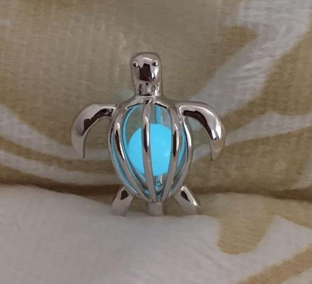 Sea Turtle Glowing Stone Pendant Necklace - WikiWii