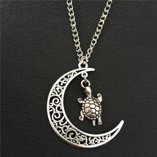 Vintage Silver Hollow Moon Tortoise Necklace - WikiWii